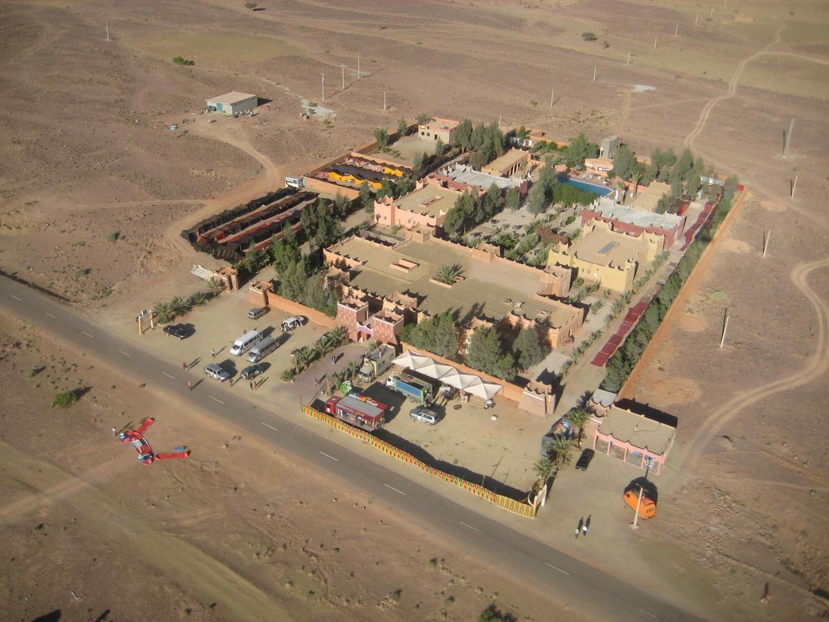 Kasbah Meteorites Hotell Imi n'Ouzrou Exteriör bild