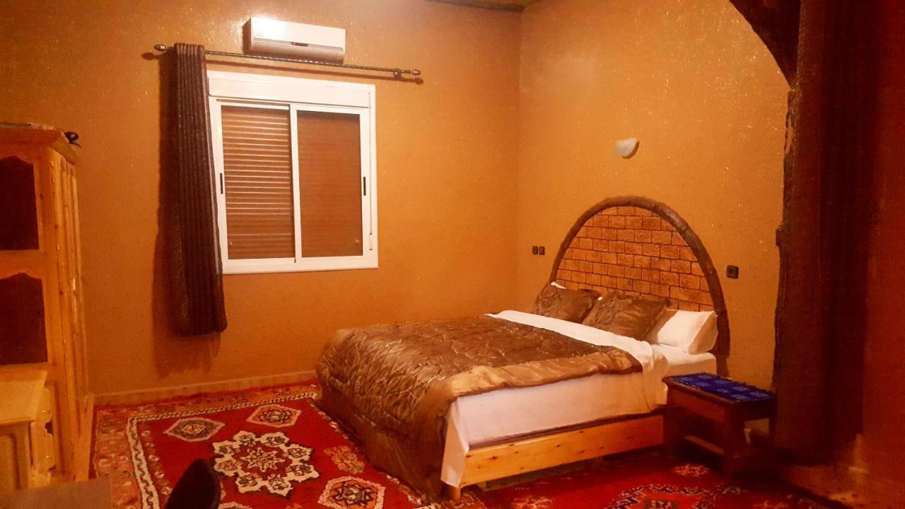 Kasbah Meteorites Hotell Imi n'Ouzrou Exteriör bild